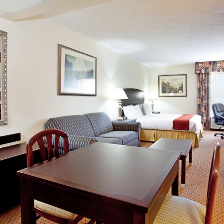 Holiday Inn Express - Chester By Ihg Extérieur photo
